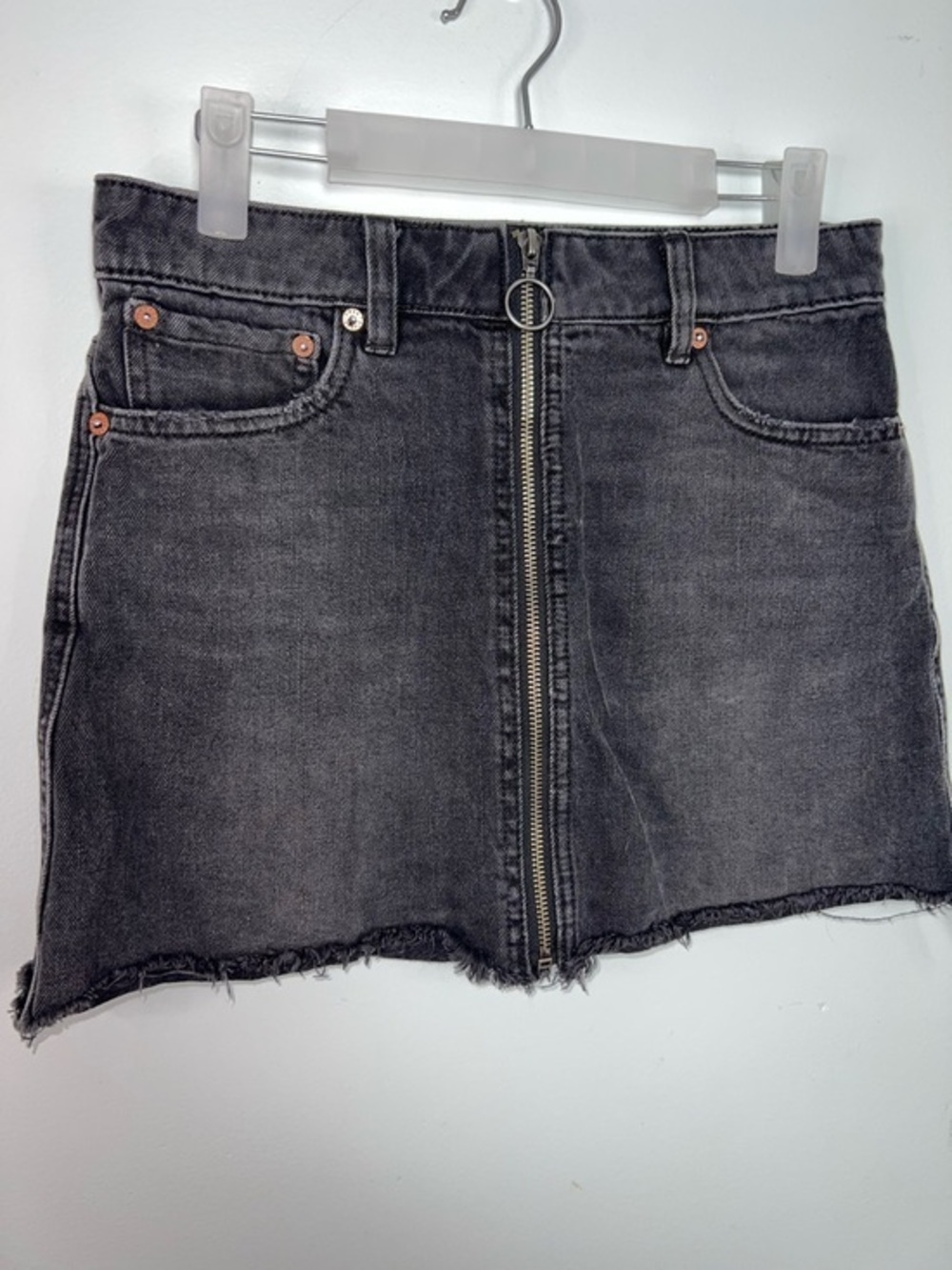 We The Free Black Denim Zip-Front Mini Skirt Raw Hem Y2K Grunge Size 26 (US 4)
